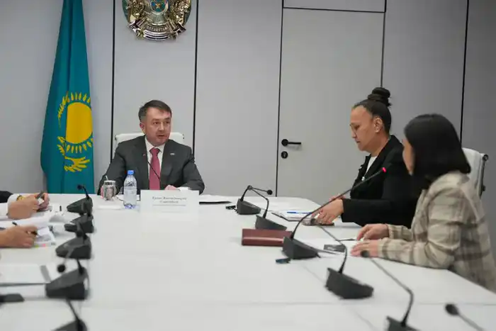 Министр юстиции РК Ерлан Сарсембаев провёл приём граждан (3)