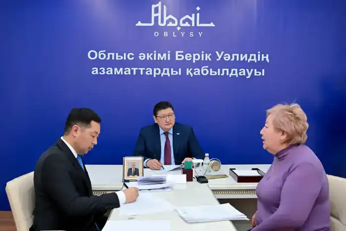 Аким области провел прием жителей Аягозского района по личным вопросам (6)