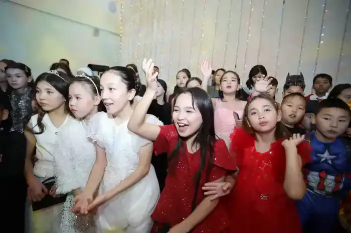 Новогодняя ёлка для детей в Актау Астане