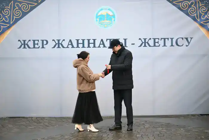 Учреждения культуры Жетісу получили ключи от автомобилей (5)