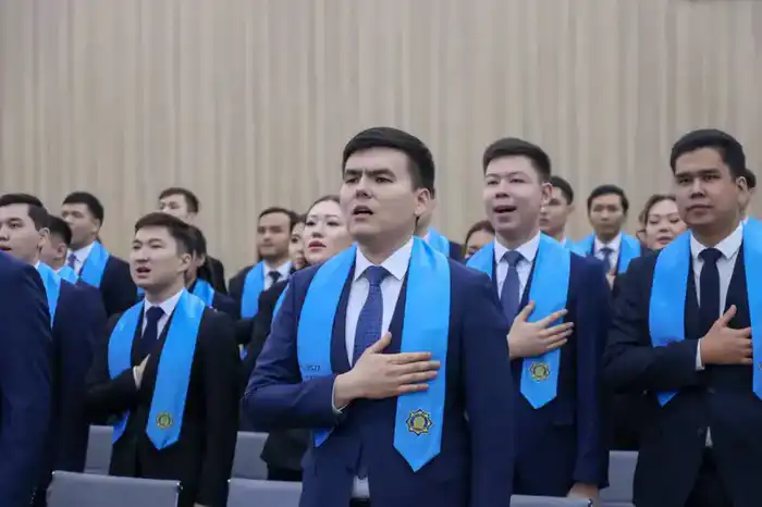 Начало профессионального пути: в Академии правоохранительных органов прошёл торжественный выпуск (5)