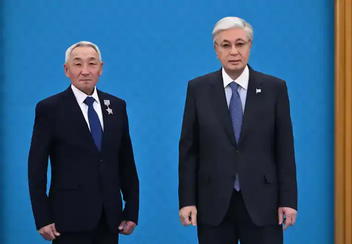 Награждение работников энергетической отрасли Жетісу: Ержан Нурмуханбетов удостоен ордена "Құрмет", Сергей Колесников – ордена "Еңбек Данқы" III степени Астане