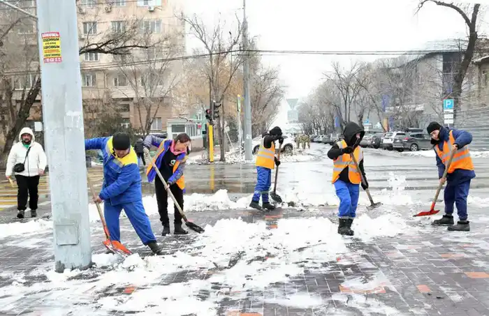 В Алматы будет усилена готовность коммунальных служб к новогодним праздникам (7)