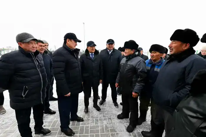 Аким области ознакомился с работой медицинского пункта в селе Малтүгел (7)