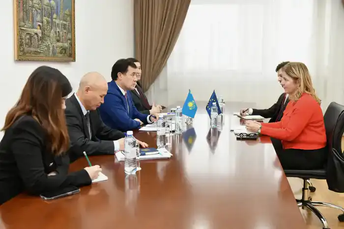 Казахстан и ЕС начинают переговоры о визовом упрощении и реадмиссии Астане