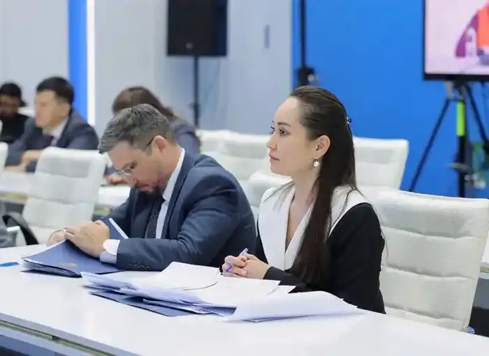 Обсуждение гендерного насилия инициативы Динары Таженовой и Анвара Сабирова Астане