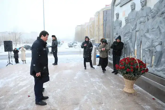 Актюбинцы собрались для возложения цветов в честь Дня Независимости, подчеркивая важность памяти о свободе и героях страны. Астане