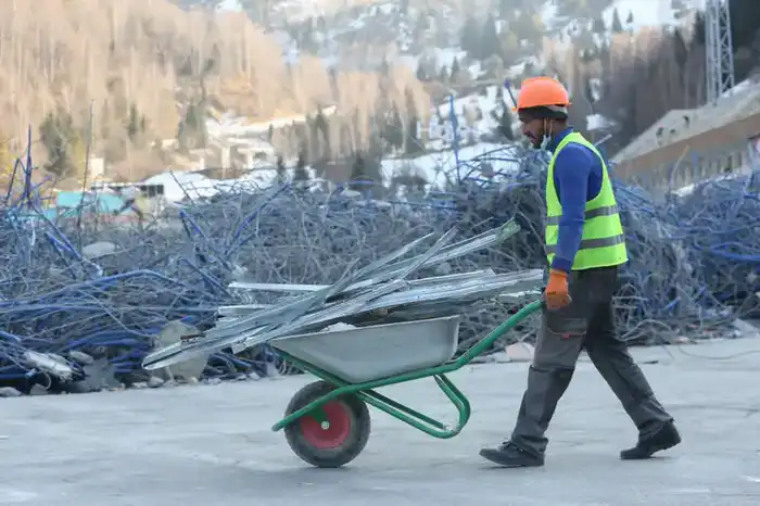 В Алматы продолжается модернизация легендарного катка (2)
