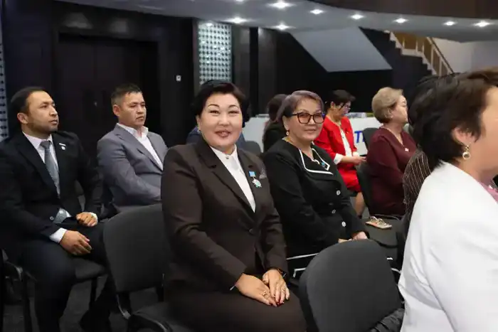 Учителя года: кто стал «Лучшим педагогом–2025»? Астане