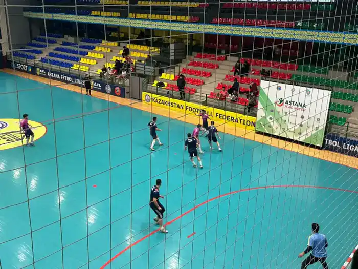 Молодежь NEET: мини-футбол, телевизоры и новый азарт! Астане