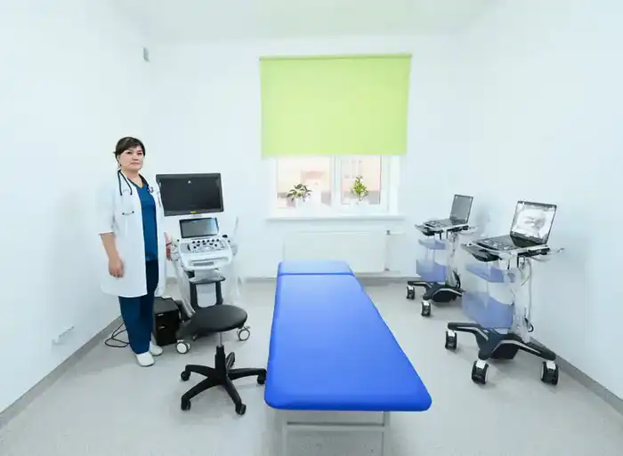 Глава региона осмотрел новую пристройку к центральной больнице (4)