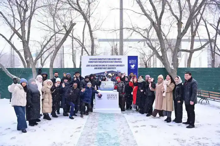 В Актобе ведётся строительство нового учебно-лабораторного корпуса кампуса международного университета Heriot-Watt University. Астане