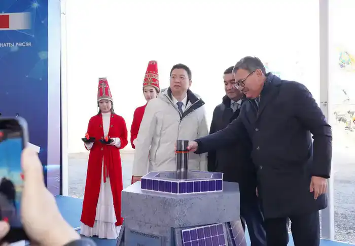 В ТУРКЕСТАНСКОЙ ОБЛАСТИ НАЧАЛОСЬ СТРОИТЕЛЬСТВО СОЛНЕЧНОЙ ЭЛЕКТРОСТАНЦИИ МОЩНОСТЬЮ 300 МВТ (4)