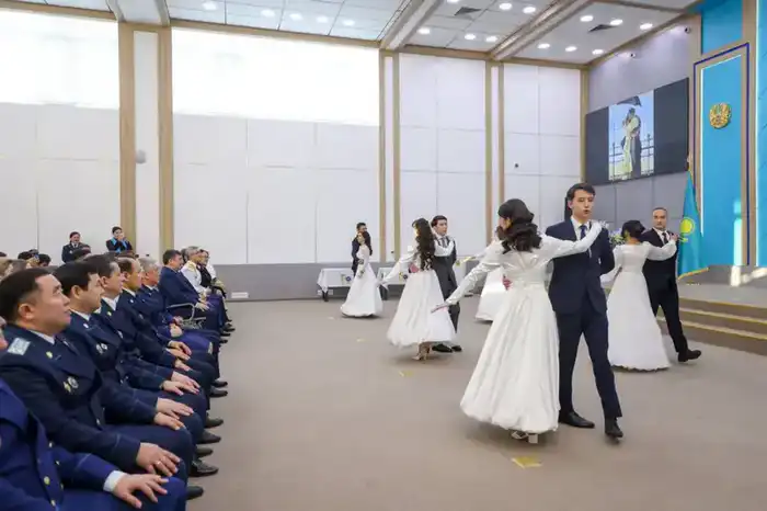 Начало профессионального пути: в Академии правоохранительных органов прошёл торжественный выпуск (3)