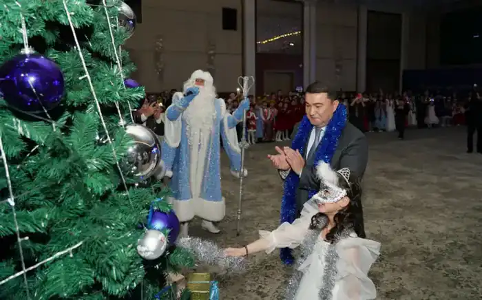 В ТУРКЕСТАНЕ ПРОШЛА ПРЕЗИДЕНТСКАЯ НОВОГОДНЯЯ ЕЛКА (2)