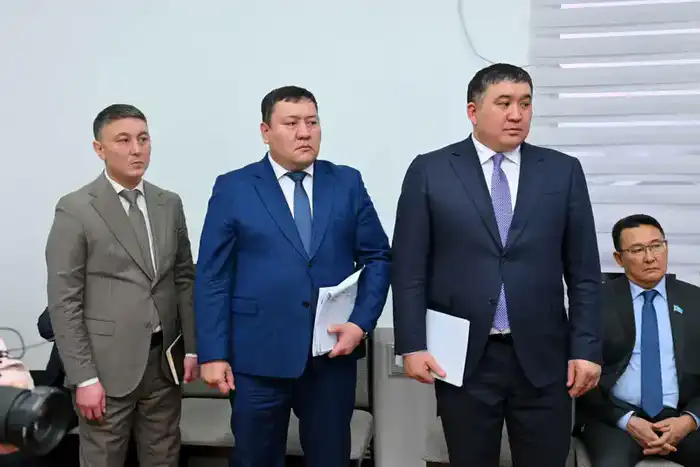 Аким области провел прием жителей Аягозского района по личным вопросам (5)