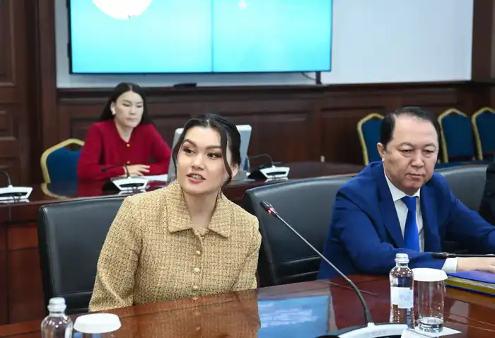 Глава региона встретился с оперной певицей Айгерим Алтынбек (2)