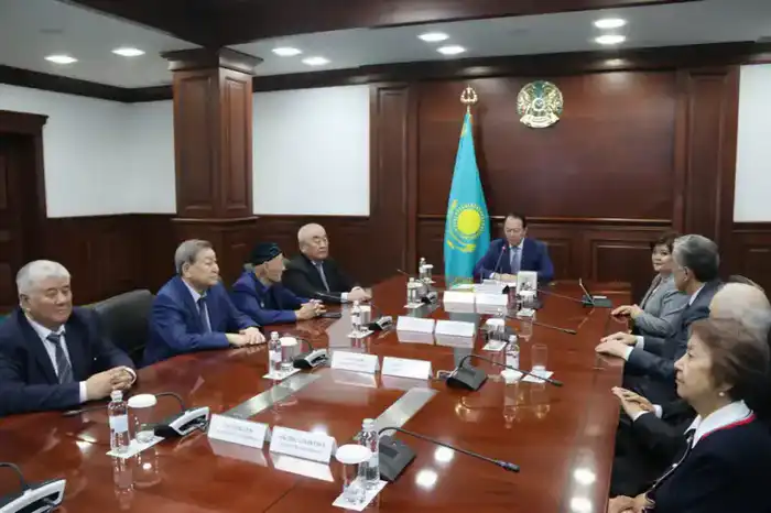 Коллеги провожают Бейбиткуль Каримову на новую должность (3)