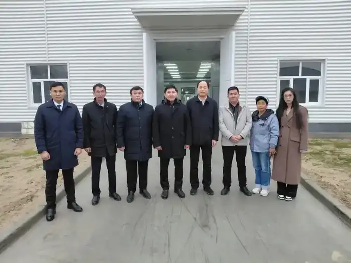 Вице-министр торговли и интеграции РК Айдар Абилдабеков посетил предприятия Туркестанской области и провёл встречу с населением и представителями бизнеса (10)