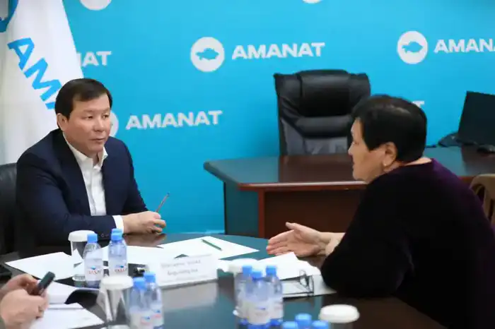 15 актюбинцев зашли в кабинет надежд к акиму области Астане