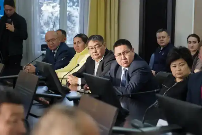 Ермек Кенжеханұлы провел встречу с населением Акмолинской области (2)