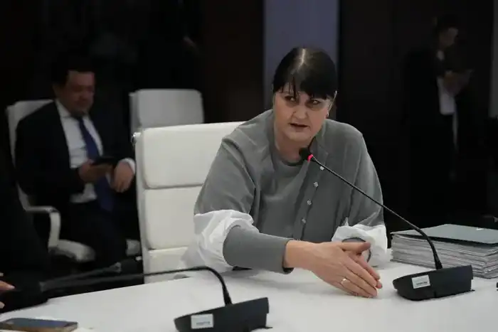 Граждане Казахстана обратились к министру юстиции как к маяку в бурном море правовых вопросов Астане