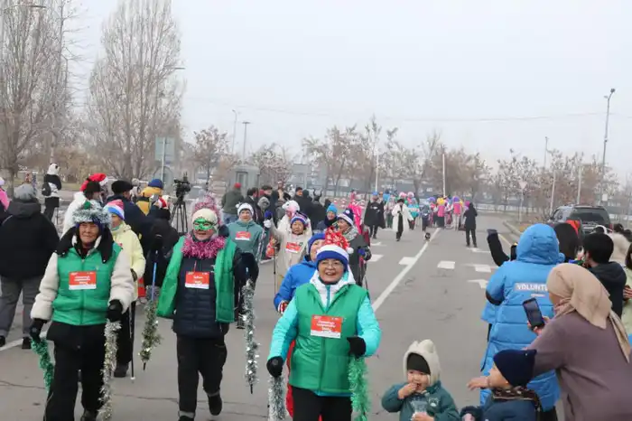 В Алматы прошёл предновогодний семейный забег под девизом «Одна цель. Один путь» (5)