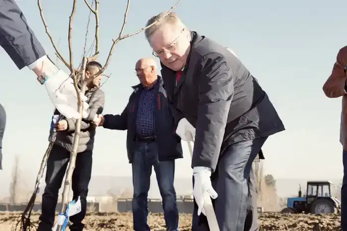 Торжественная церемония закладки «Мичуринского сада»: Старт масштабного международного проекта по развитию интенсивного садоводства в Казахстане (5)