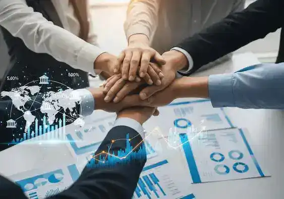 В Астане стартует программа по внедрению искусственного интеллекта в техническое и профессиональное образование, предлагая преподавателям колледжей бесплатные курсы и участие в Hackathon Battle. Астане