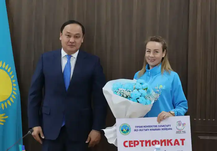 Ербол Карашукеев вручил призёрам XXV летних Сурдлимпийских игр сертификаты на квартиры (9)