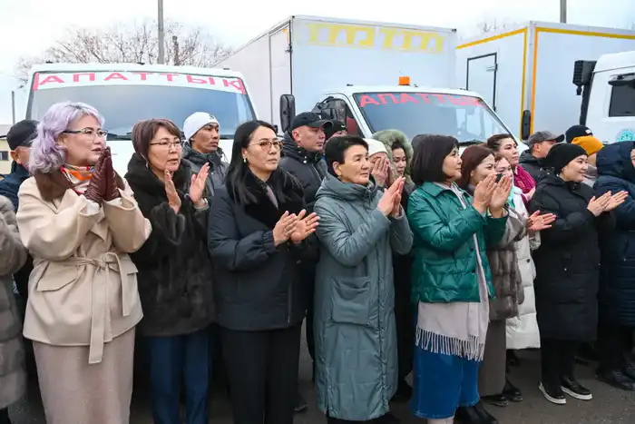 Глава региона встретился с сотрудниками «Қызылорда автобус паркі», «Қызылорда су жүйесі» (6)