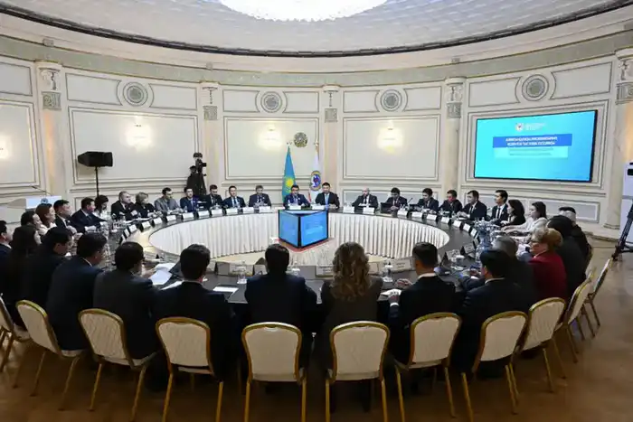 Утверждение бюджета Алматы на 2026–2028 годы: акцент на социальные программы и поддержку малого бизнеса Астане