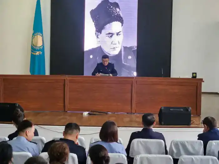 Память о Бауыржане Момышулы: полицейские укрепляют патриотизм и связь поколений в Караганде Астане