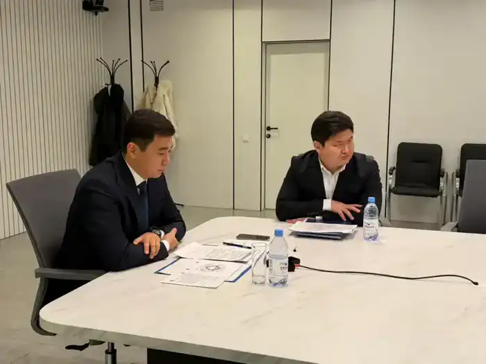 Обсуждение вопросов жилищного обеспечения и модернизации инфраструктуры на приеме граждан у вице-министра Куандыка Кажкенова Астане