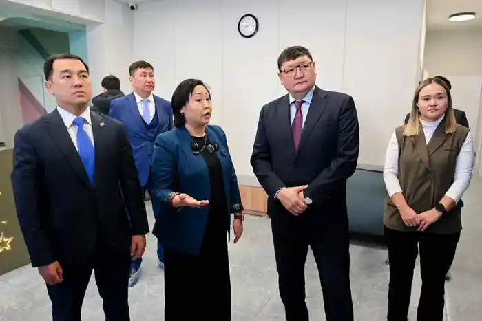 Аким области посетил реабилитационный центр для детей с аутизмом Астане