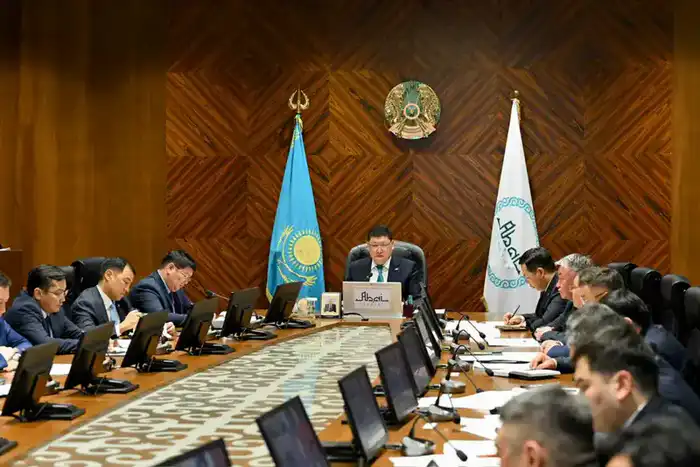 Обсуждение международных стандартов качества строительства на расширенном аппаратном совещании в регионе Астане