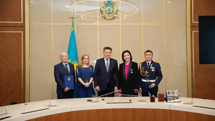 В Восточном Казахстане вручили госнаграды в честь Дня Независимости (10)