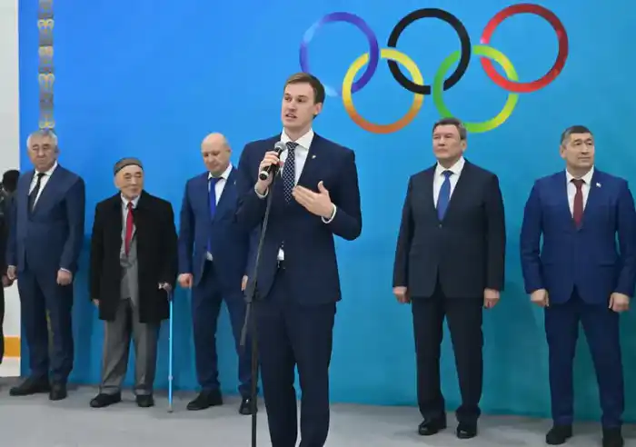 Новая ледовая арена открылась в микрорайоне Жас Өркен (7)