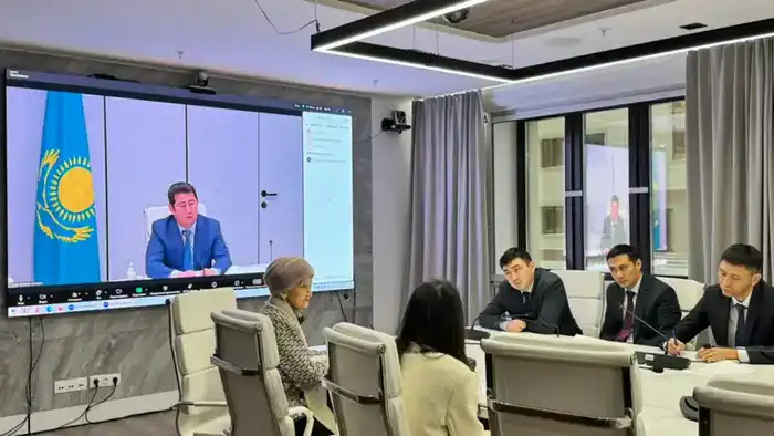 Министр сельского хозяйства Айдарбек Сапаров провел прием граждан по актуальным вопросам Астане