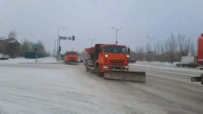 Более 1 300 единиц спецтехники задействованы в снегоуборке в Астане (5)