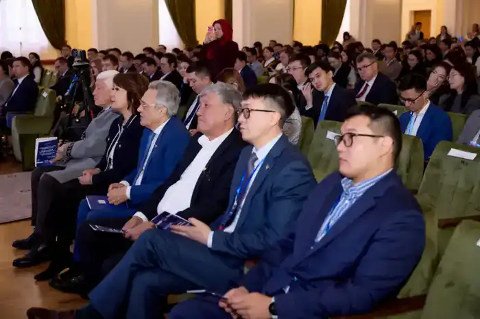 Поддержка школьников в науке: как участие Жулдыз Сулейменовой в конгрессе молодых учёных может изменить будущее гуманитарных исследований Астане