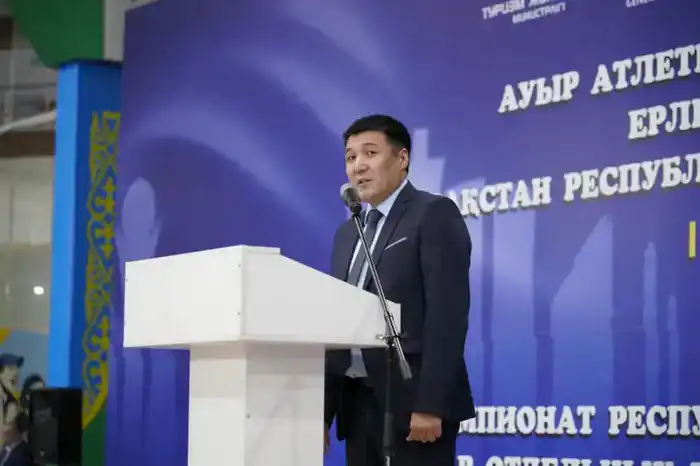 В Астане стартовал чемпионат страны по тяжелой атлетике Астане