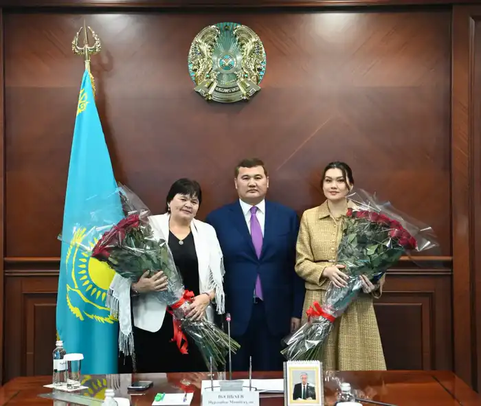 Глава региона встретился с оперной певицей Айгерим Алтынбек (4)