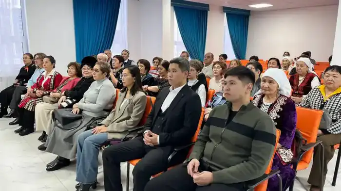 «Серебряный волонтер»: в Астане чествуют тех, кто освещает путь доброты Астане