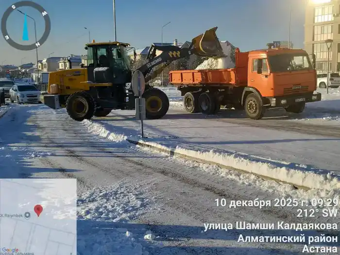 Астана справляется со снежной бурей: более 3 000 дорожных рабочих и 1 300 единиц спецтехники очищают город от снега Астане