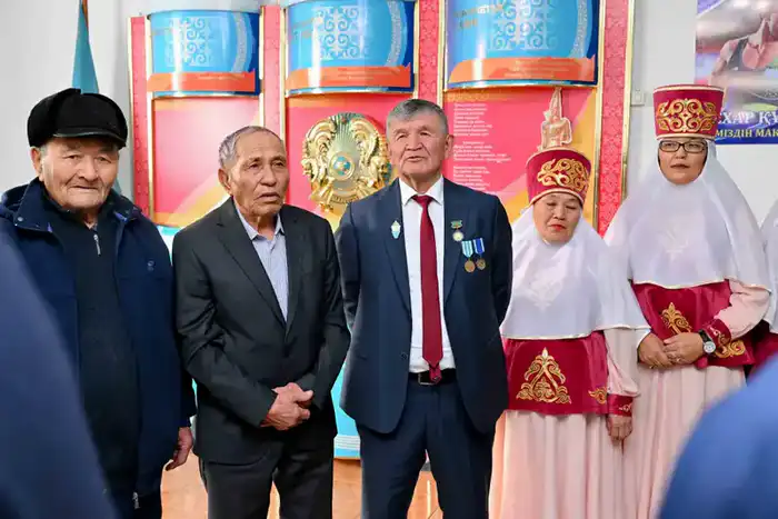 Аким области познакомился с жизнью села Шынкожа (2)