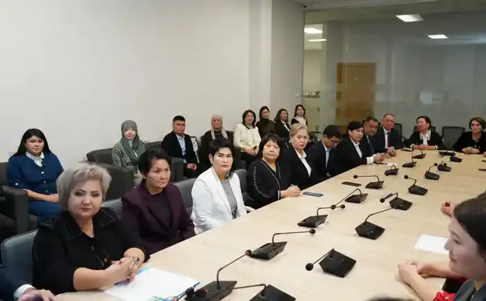 Архивисты Туркестана: хранители памяти в свете наград и признания Астане