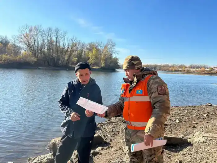 МЧС призывает граждан не выходить на тонкий лёд и соблюдать правила безопасности на водоёмах (5)
