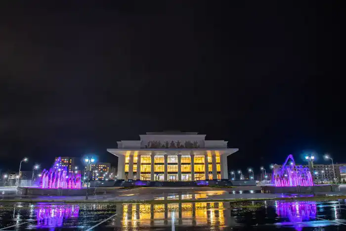 В области Жетісу драматическому театру им. Б. Римовой присвоен академический статус (3)