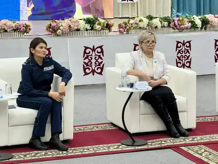 Родители учеников Астаны участвуют в «Часах безопасности» для обсуждения мер против буллинга и правонарушений в школах Астане